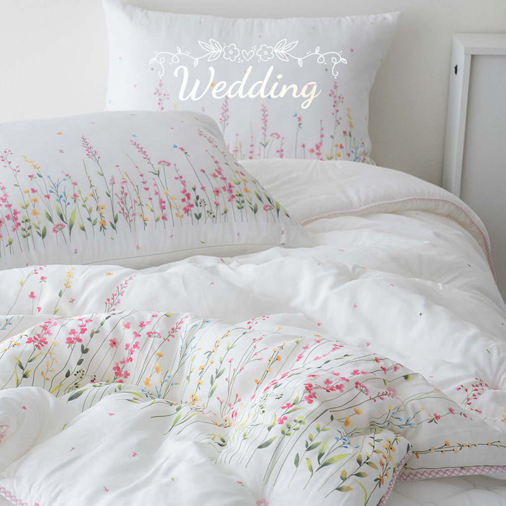 Wedding Quilt / Wedding Bedding Set / Floral Pattern Quilt / Romantic Bedroom Decor / Soft White Comforter / Elegant Bridal Gift