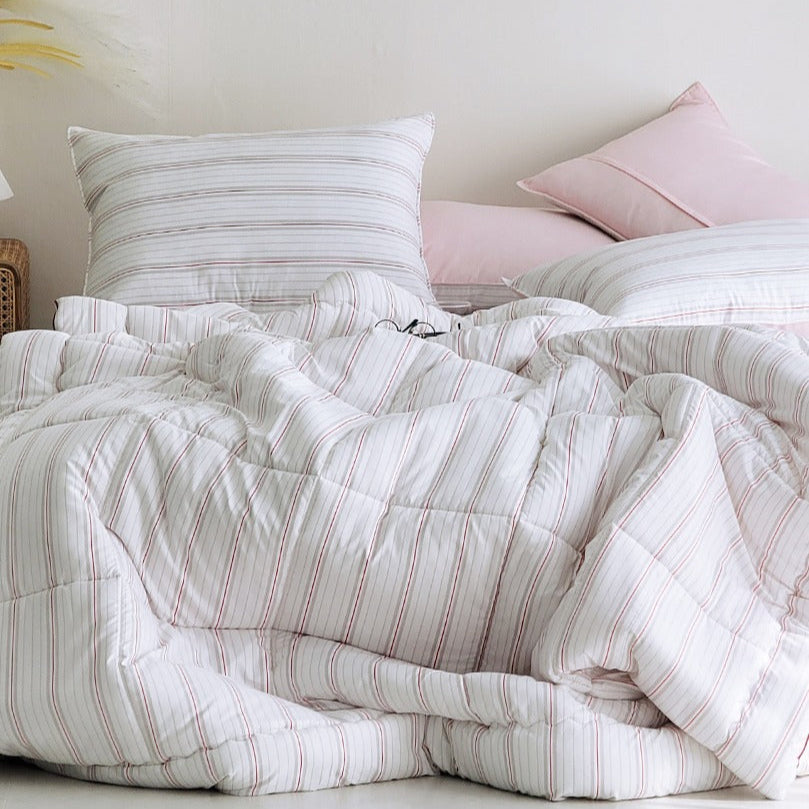 Lyn Semi Micro Quilt | Polyester Comforter | Lightweight Quilt | Breathable Duvet | Dust Resistant Bedding