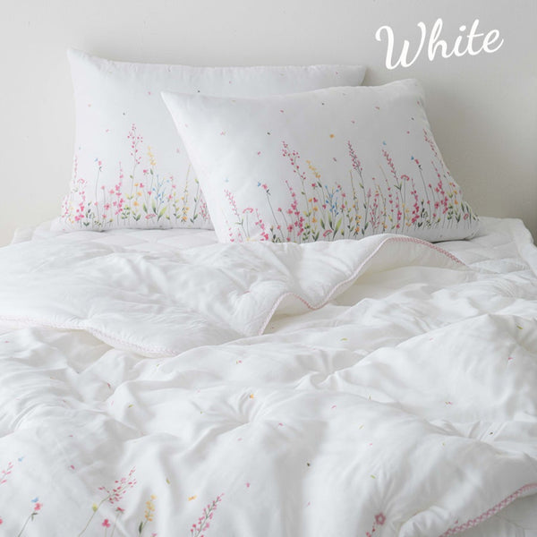 Wedding Quilt / Wedding Bedding Set / Floral Pattern Quilt / Romantic Bedroom Decor / Soft White Comforter / Elegant Bridal Gift