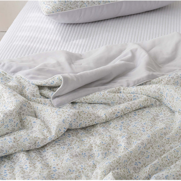 Flower Cooling Quilt /Flower Cooling Quilt / Floral Summer Blanket / Lightweight Cooling Comforter / Breathable Floral Bedding / Soft Cooling Quilt