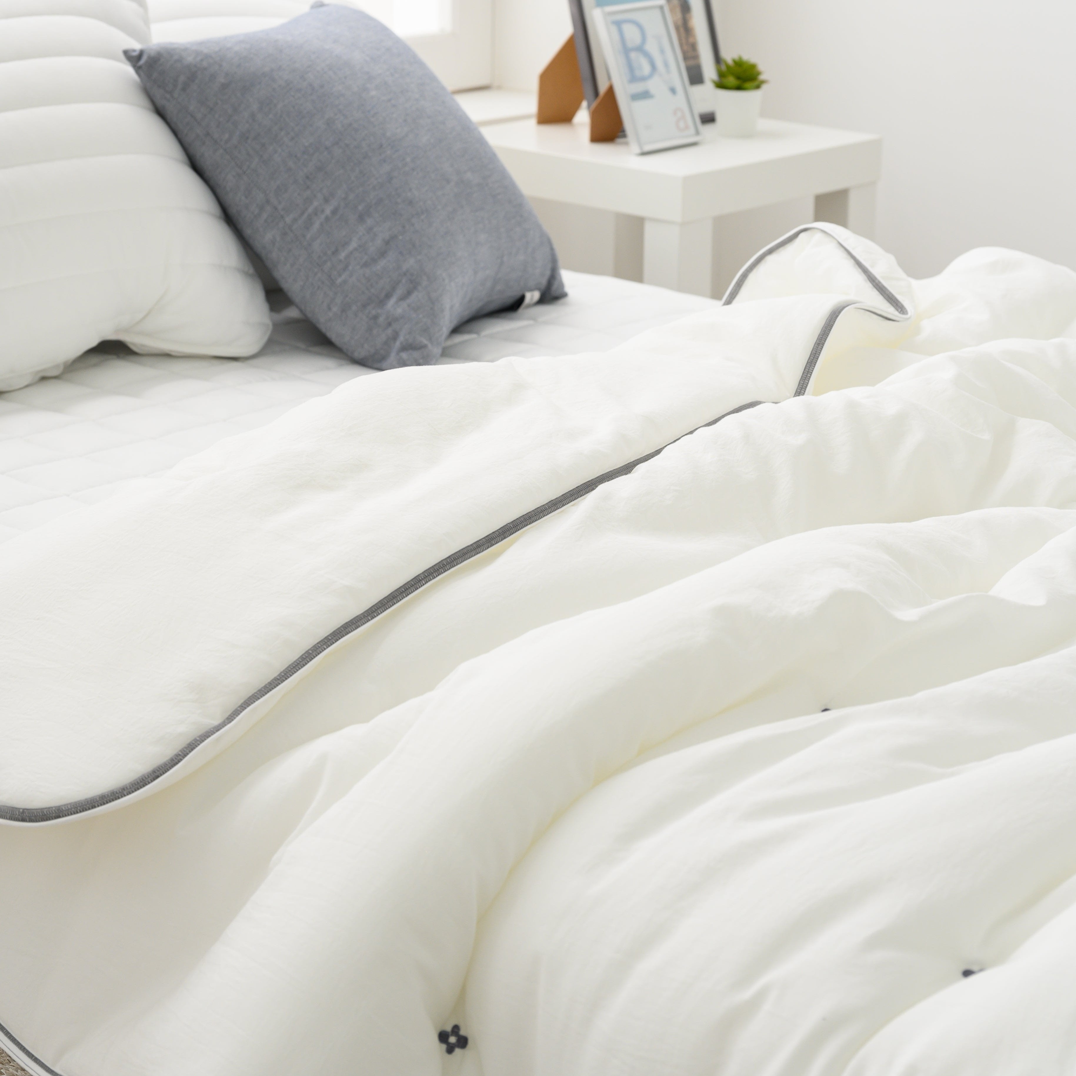 Ace Micro Modal Summer Blanket | Lightweight modal summer blanket | Cooling and moisture-wicking | Perfect for Australian summers