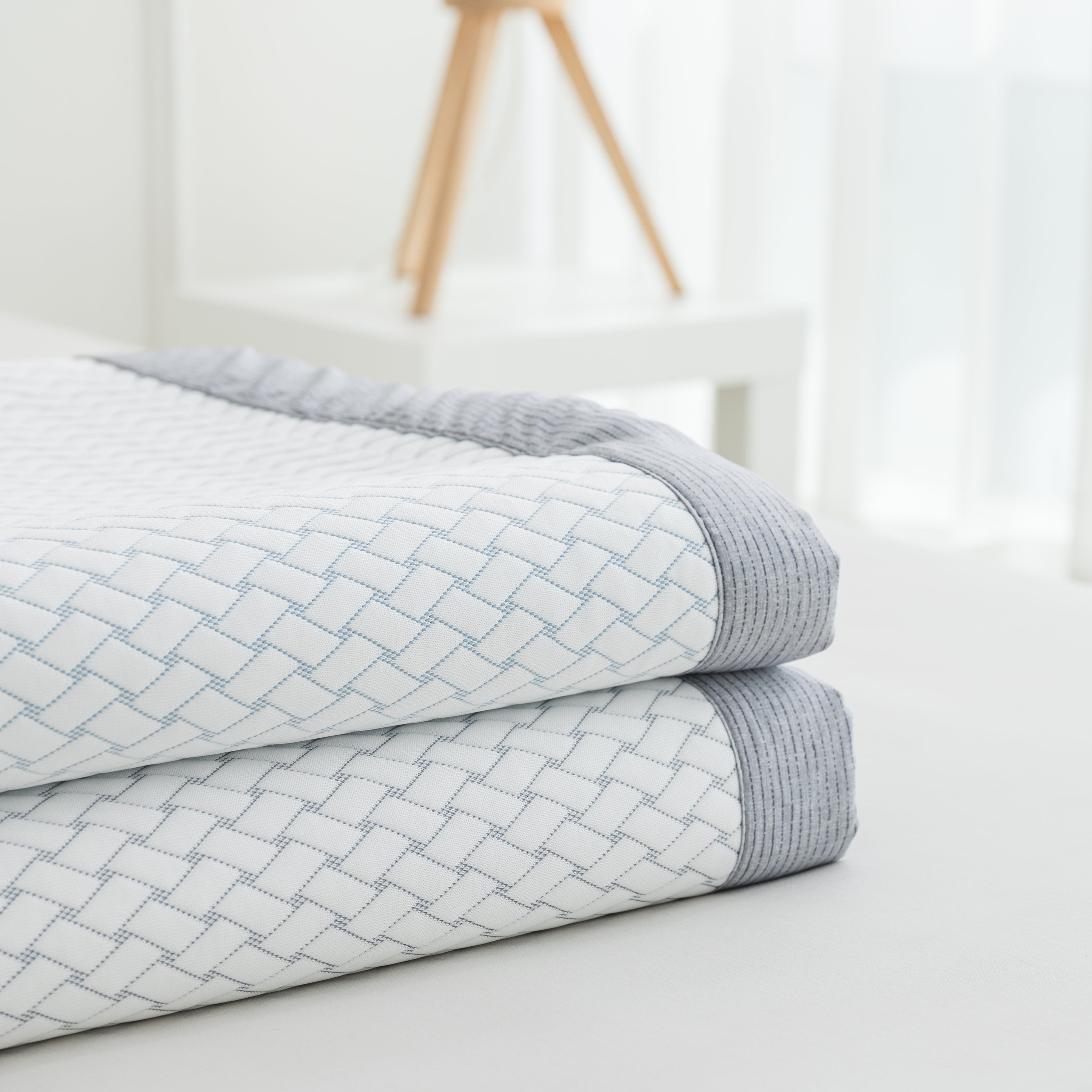 Alaska Cooling Pad| Breathable cooling pad | Cooling mattress pad | Perfect for hot sleepers | Easy to clean and maintain
