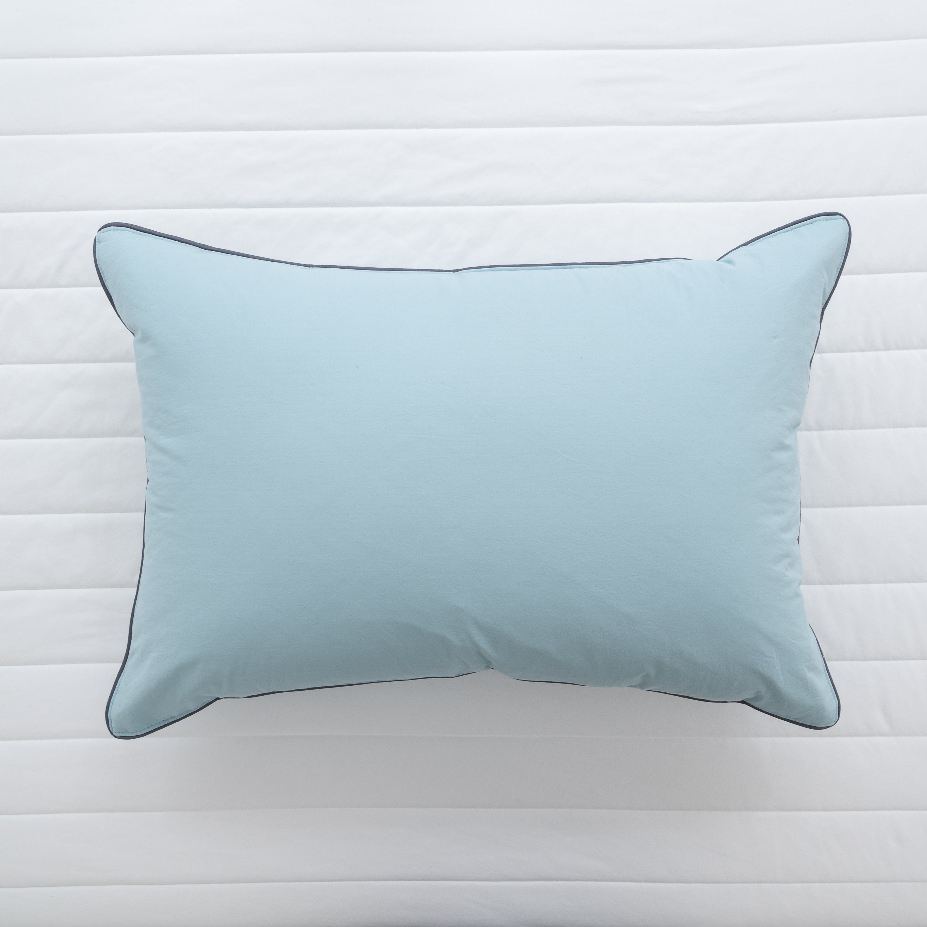 Natural Beauty Pillow Cover | 100% High-Density Cotton | Hypoallergenic and Breathable | Allergy Care | Soft Pastel Tones | Moisture-Wicking and Quick-Drying | Eco-Friendly Material