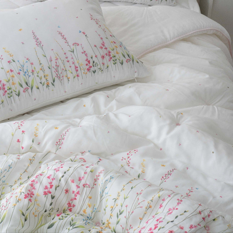 Wedding Quilt / Wedding Bedding Set / Floral Pattern Quilt / Romantic Bedroom Decor / Soft White Comforter / Elegant Bridal Gift