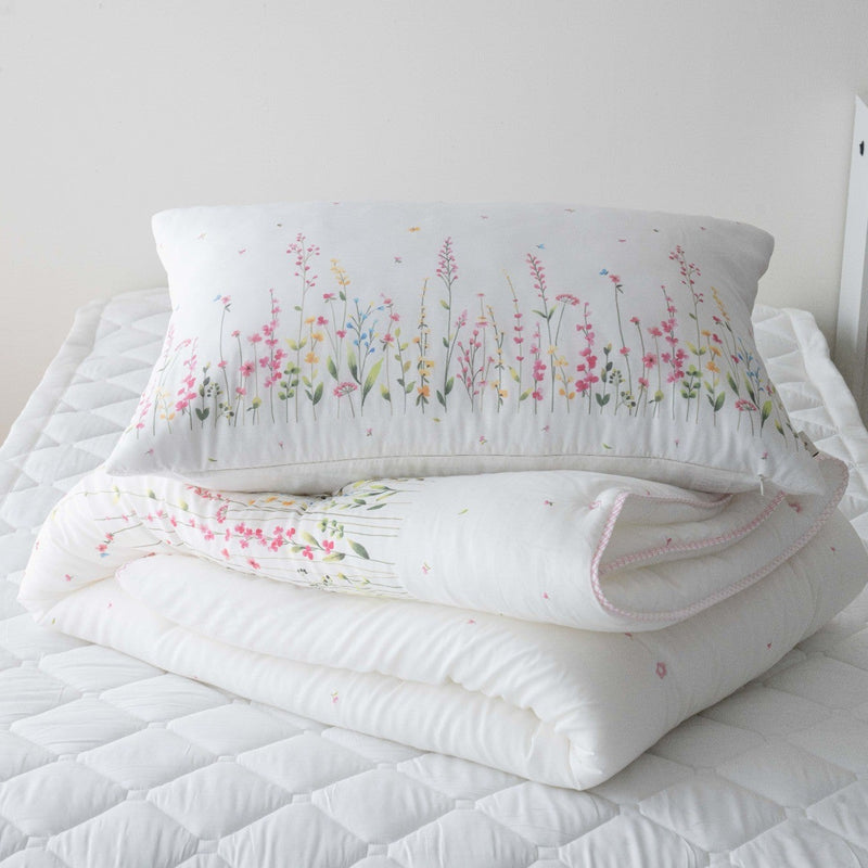 Wedding Quilt / Wedding Bedding Set / Floral Pattern Quilt / Romantic Bedroom Decor / Soft White Comforter / Elegant Bridal Gift
